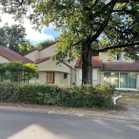 Chambre D'Hote L'Oree Des Buis Vouillé Exteriér fotografie