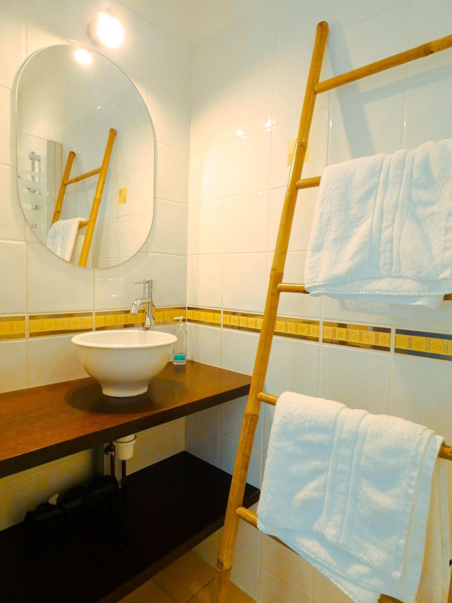Chambre D'Hote L'Oree Des Buis Vouillé Exteriér fotografie